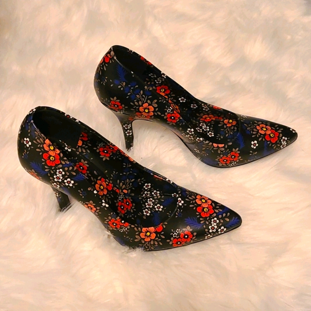Nine West Floral Pumps